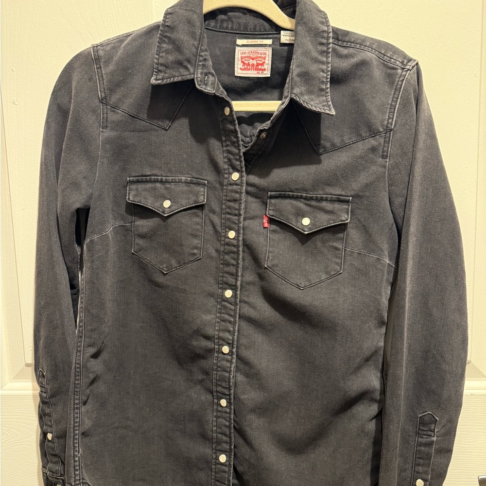 Levi's Charcoal Button-Up Shirt